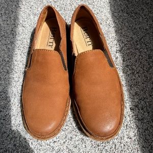 Born Women's Mayflower II Nubuck Leather slip-ons (size 7)